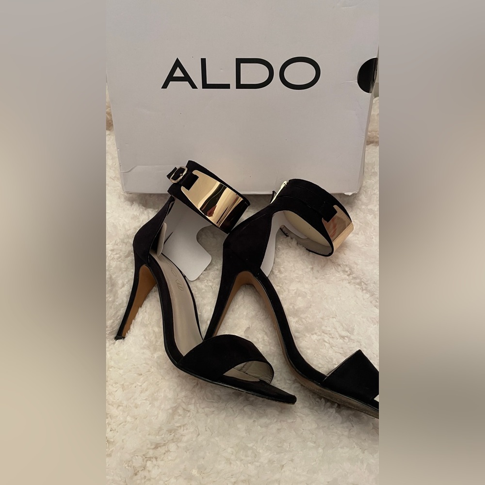Aldo Heels Black w/Gold